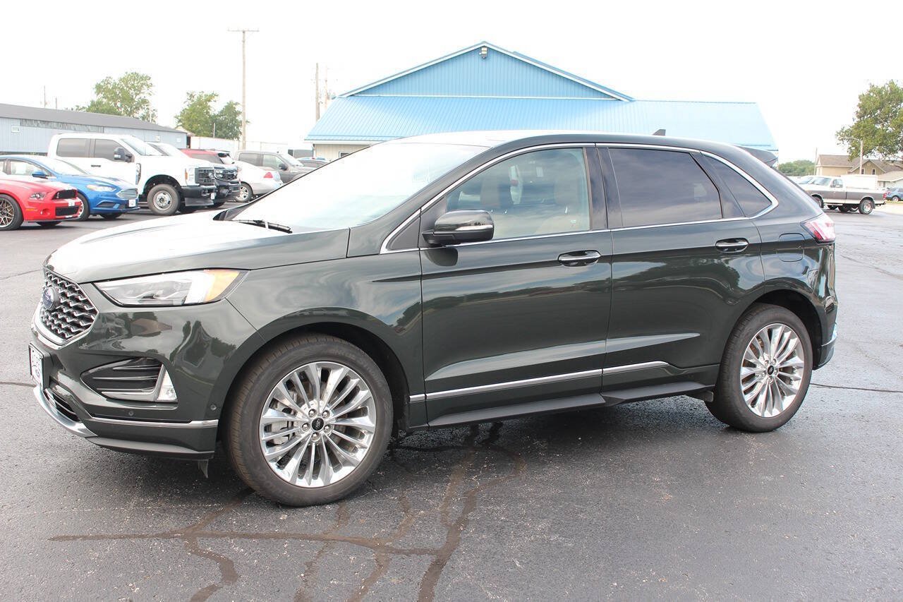 2024 Ford Edge Titanium