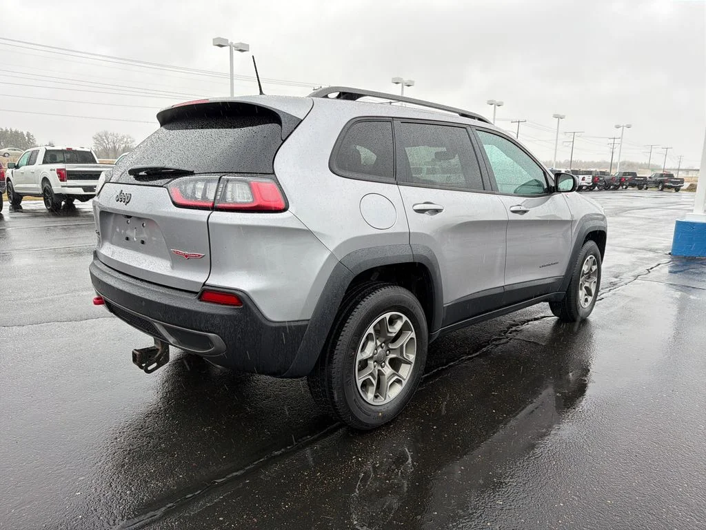 Used 2020 Silver Jeep Trailhawk image 5