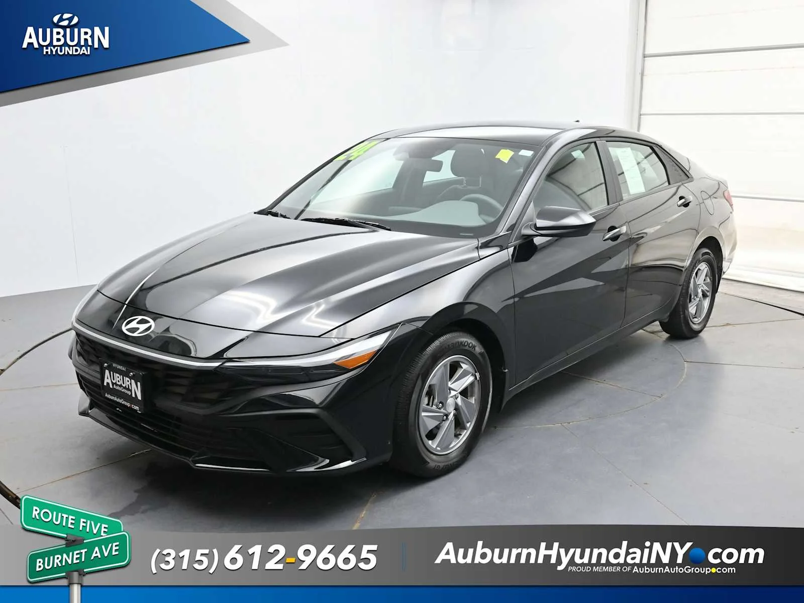 Used 2024 Abyss Black Hyundai SE image 16