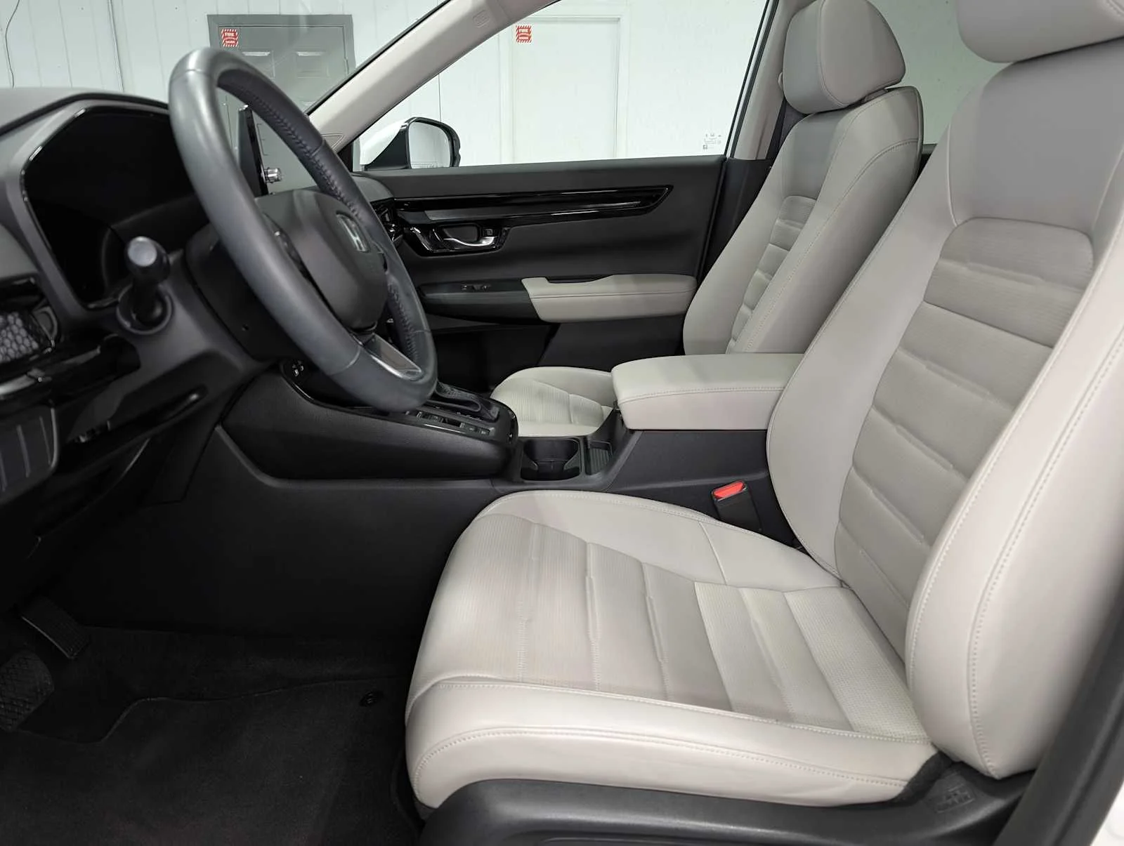 Used 2024 Platinum White Pearl Honda EX-L image 4