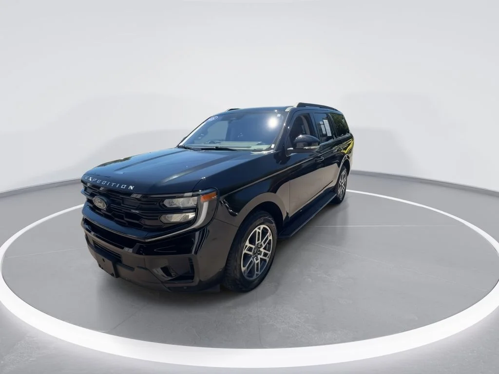Used 2025 Black Ford Active image 4