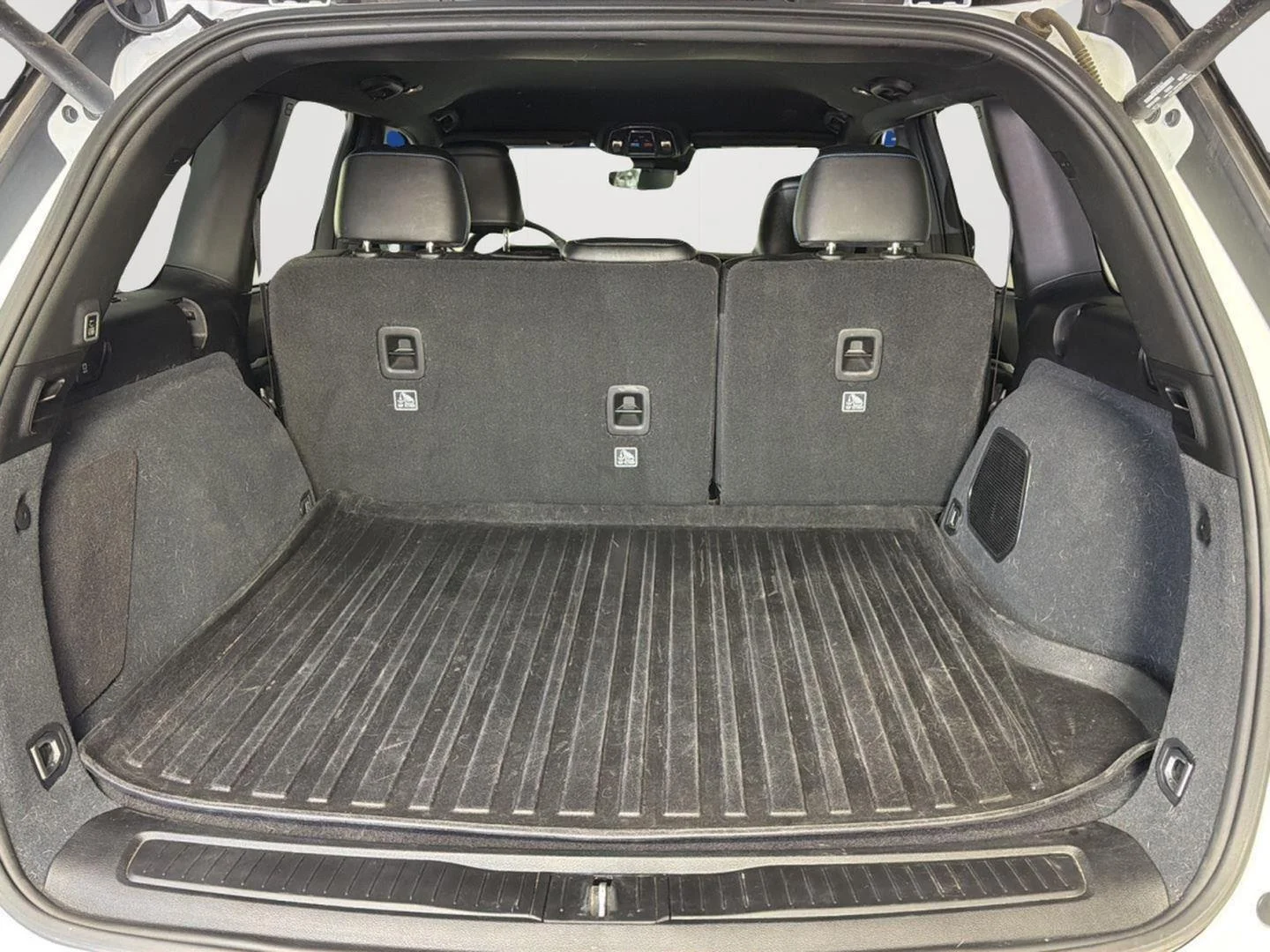 Used 2023 Bright White Clearcoat Jeep Trailhawk image 10