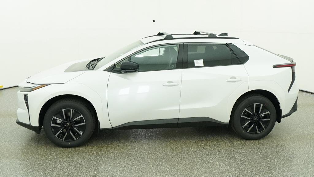 New 2026 Wind Chill Pearl Toyota XLE image 35