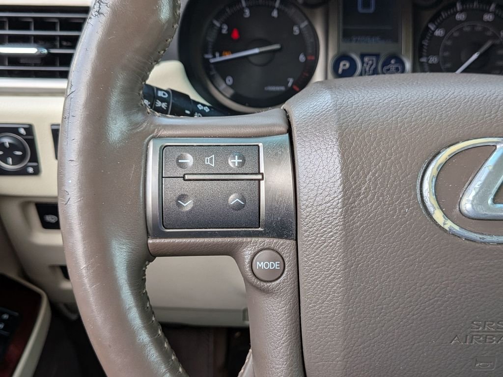 Used 2010 White Lexus 460 Premium image 20
