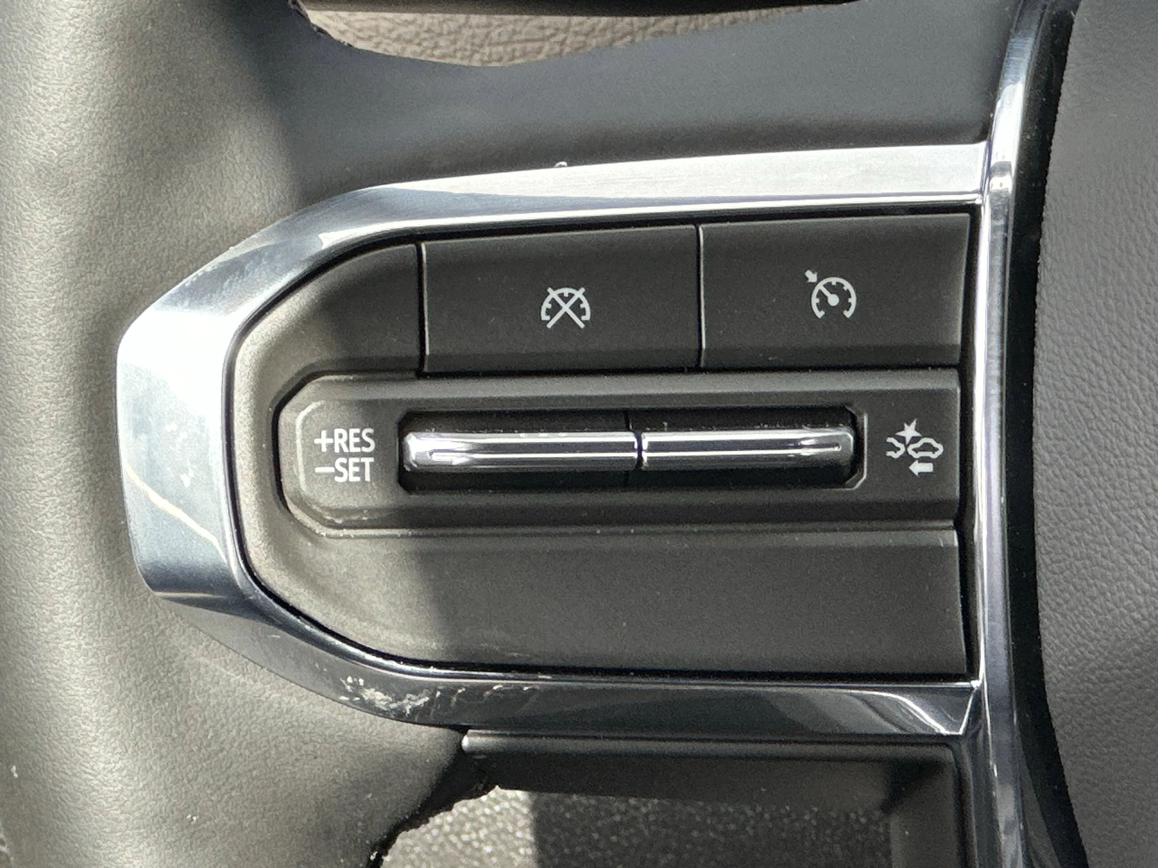 New 2026 Summit White GMC Denali image 8