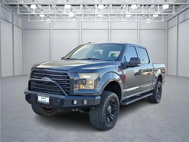 Used 2016 Lithium Gray Ford XLT 4x4 SuperCrew Cab Styleside 5.5 ft. box 145 in image 1