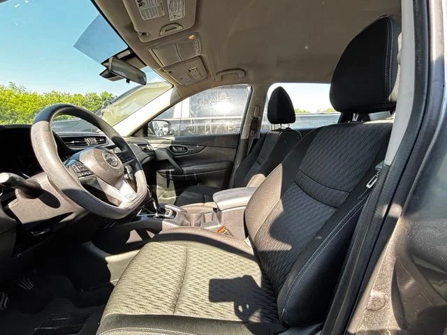 Used 2019 Gray Nissan S image 4
