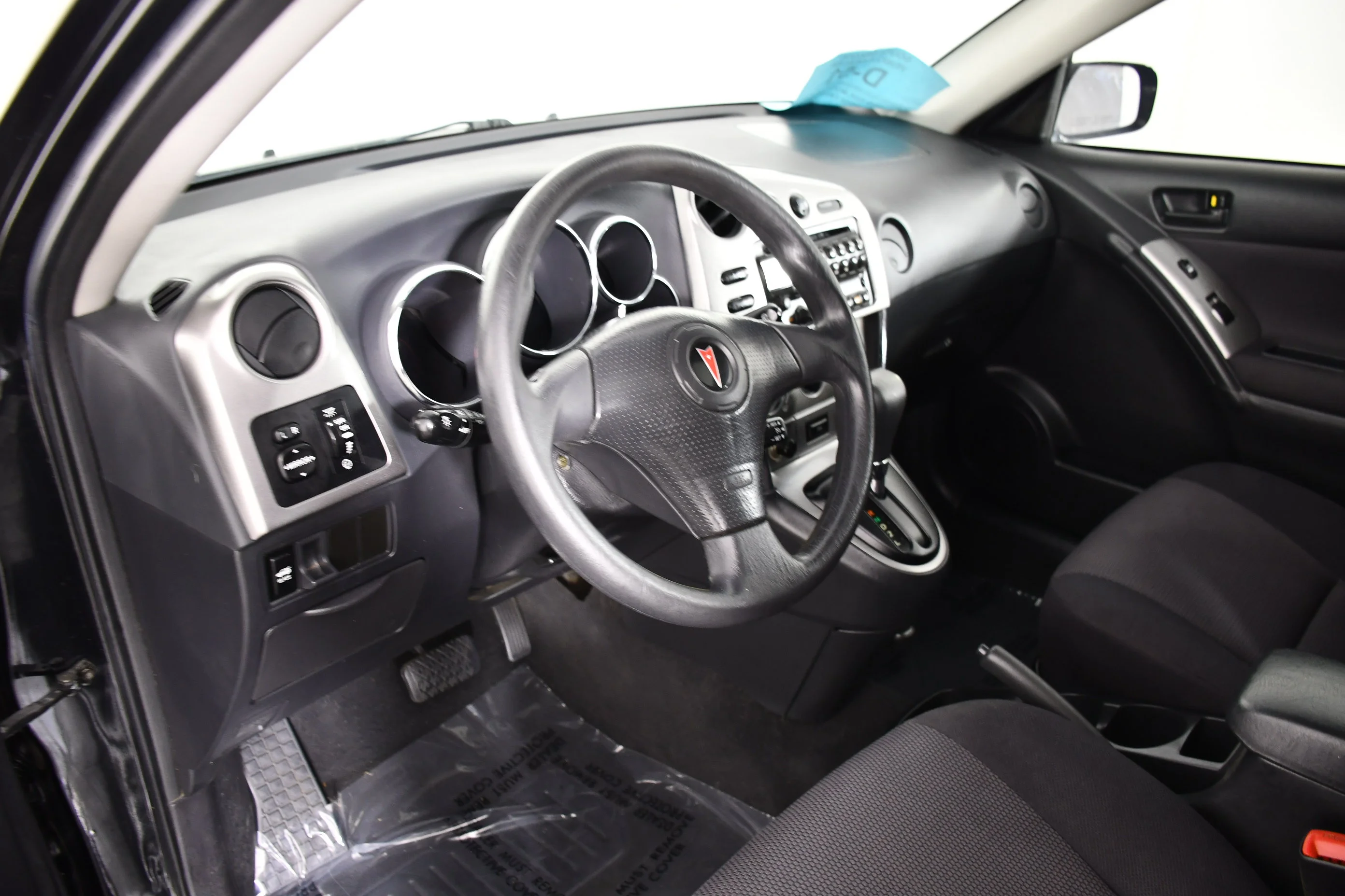 Used 2005 Abyss Black Pontiac Base image 31
