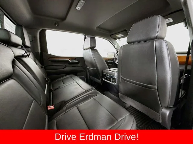 Used 2022 White GMC Denali image 28