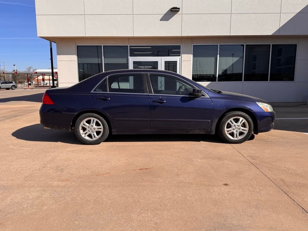 Used 2007 Honda Accord EX with VIN 1HGCM568X7A153700 for sale in Newton, KS