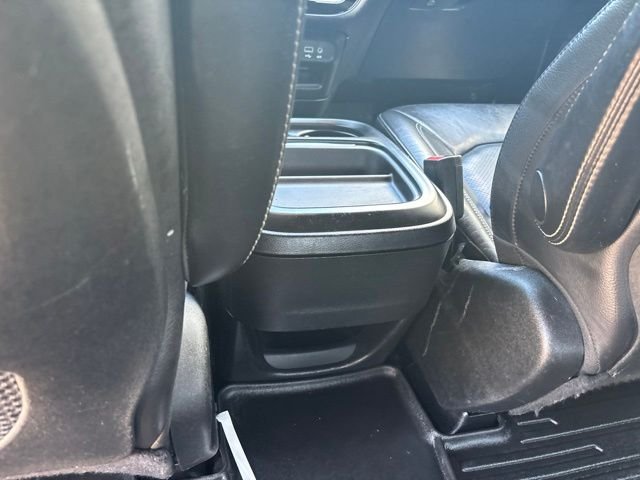Used 2019 Bright White Clearcoat Chrysler Touring L image 31