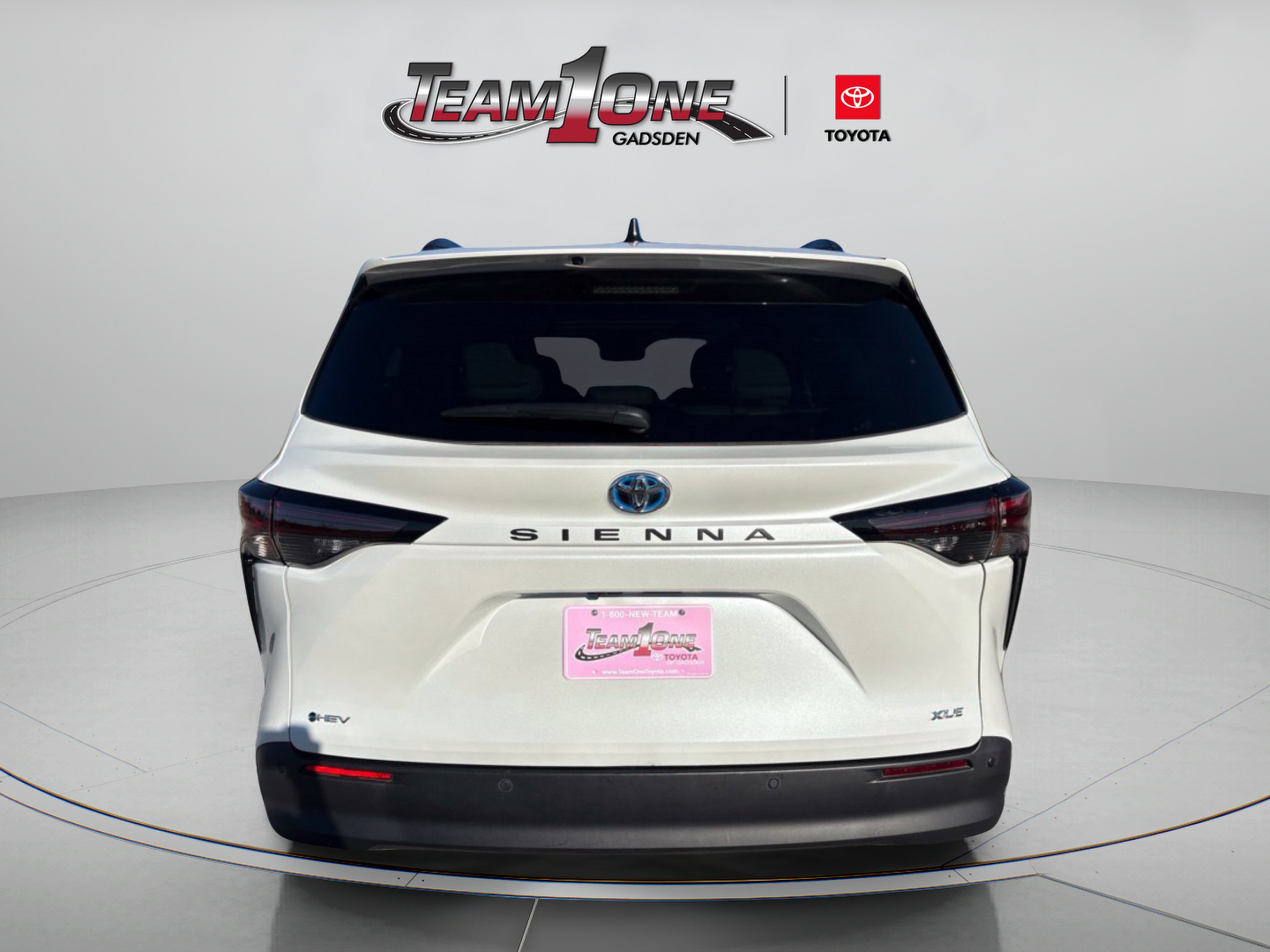 Used 2025 Pearl Toyota XLE image 6