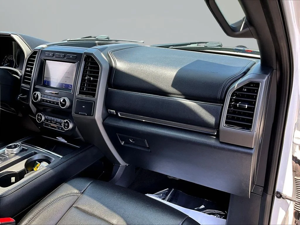 Used 2021 White Ford XLT image 27