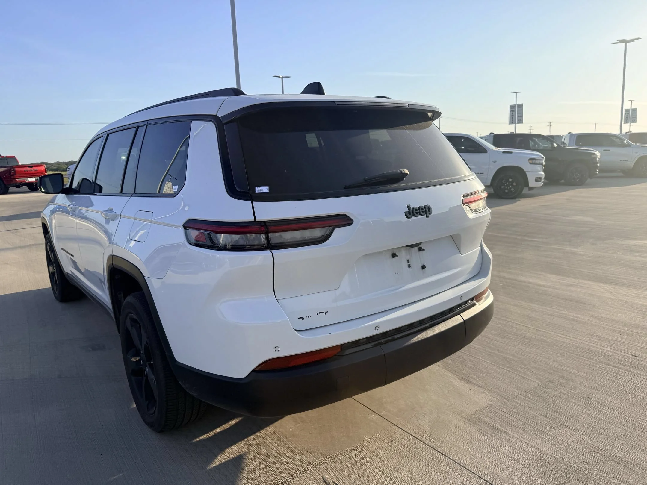 Used 2023 White Jeep Altitude image 6