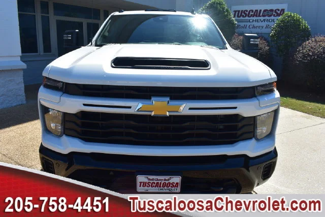 New 2026 Summit White Chevrolet Custom image 4