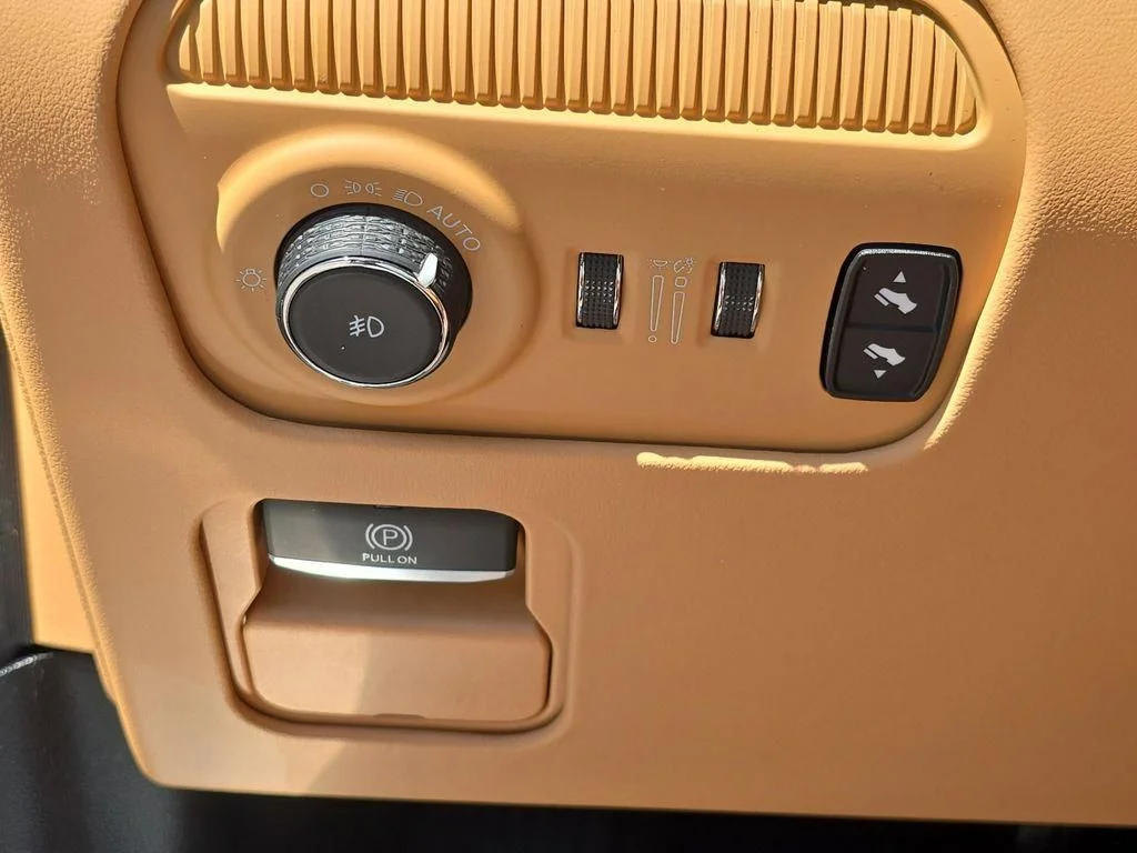 Used 2024 White Jeep Series III image 22