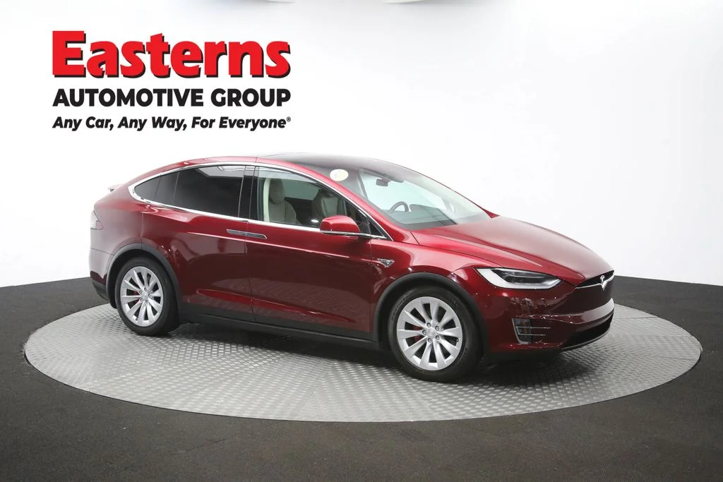 Used 2016 Red Tesla P90D image 45