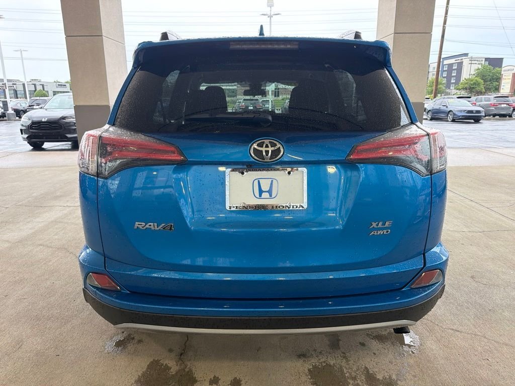 Used 2018 Electric Toyota XLE image 4