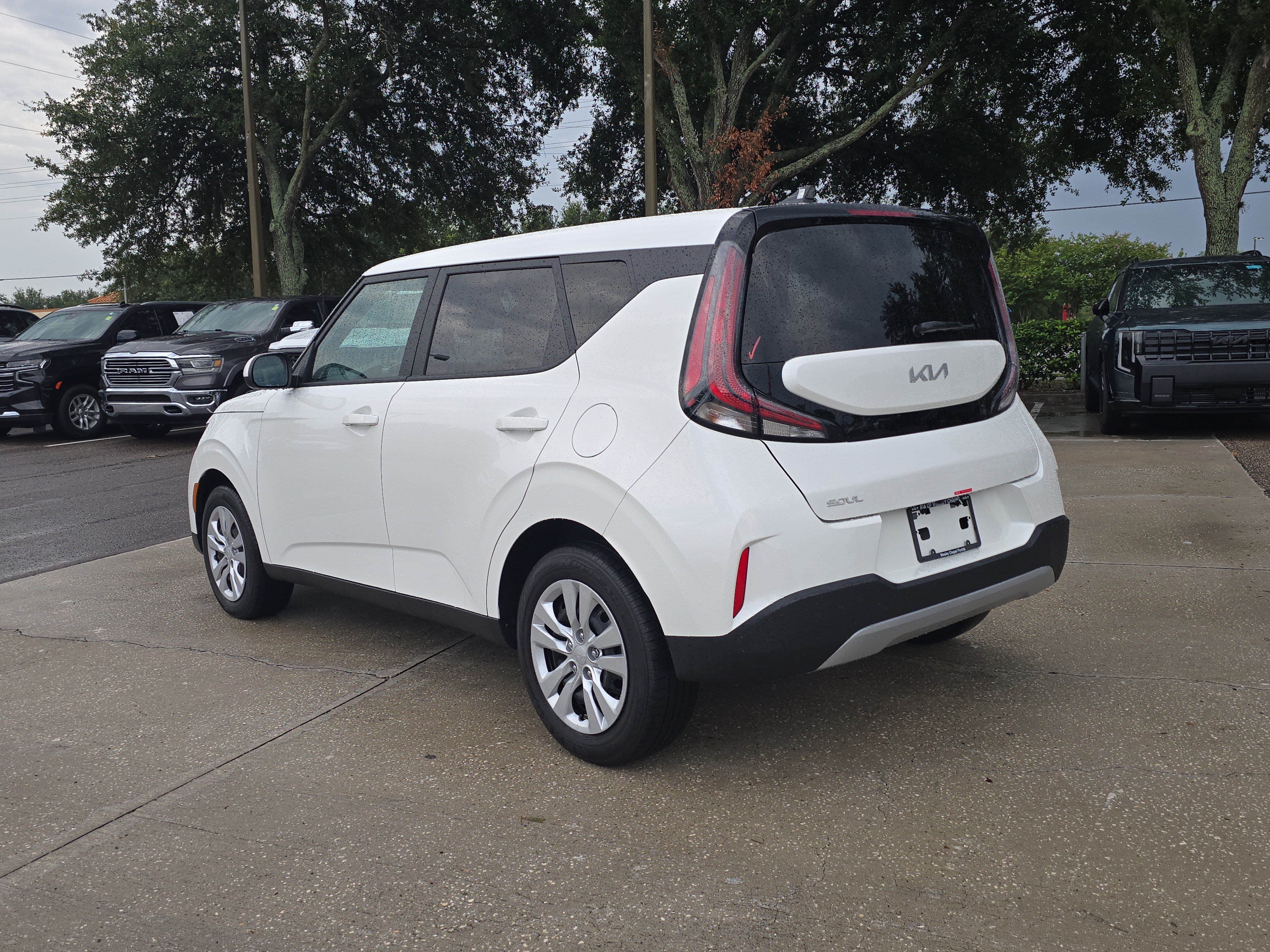 Certified Used 2025 Snow White Pearl Kia LX image 6