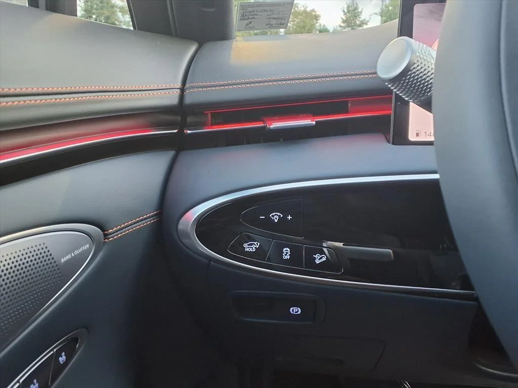 2026 GENESIS GV70 Sport Prestige - Photo 14