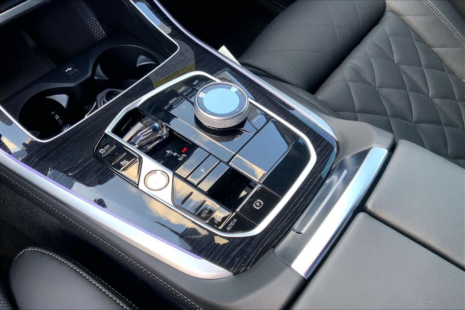 Used 2026 Brooklyn Grey Metallic BMW M60i image 7
