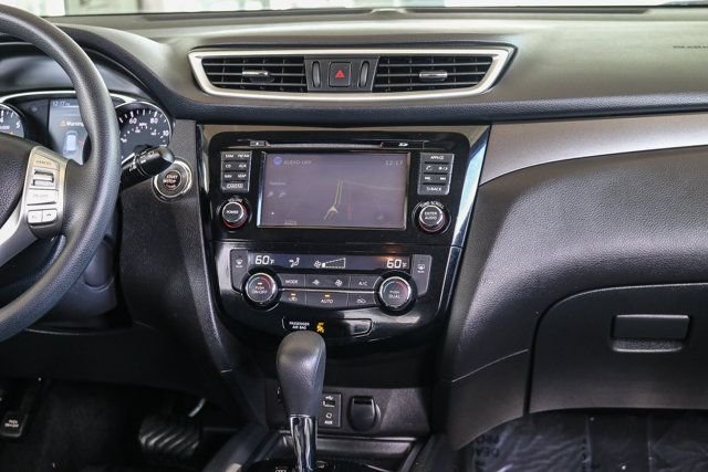 Used 2016 White Nissan SV image 13