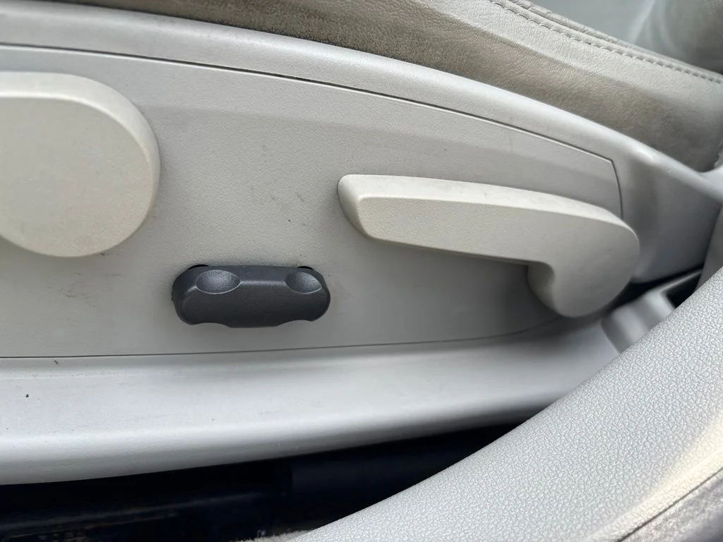 Used 2009 Dark Silver Metallic Chevrolet LT image 16