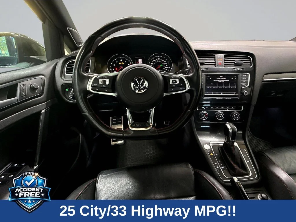 Used 2016  Volkswagen  image 11