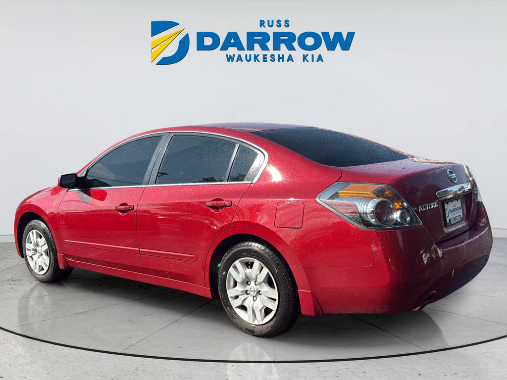 Used 2009 Red Nissan 2.5 S image 3