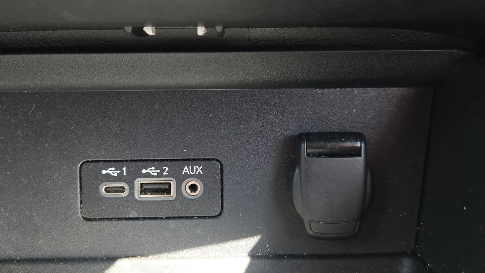 Used 2022 Gray Nissan SV image 28