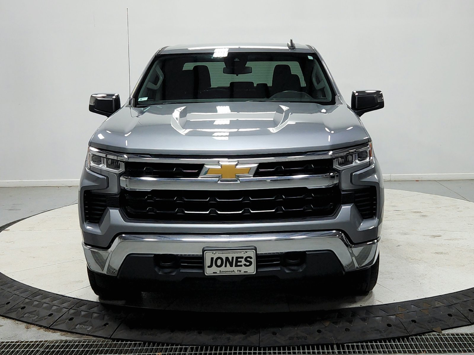 Used 2023 Gray Chevrolet LT image 3