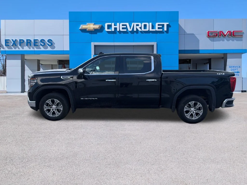 Used 2025 Black GMC SLT image 6