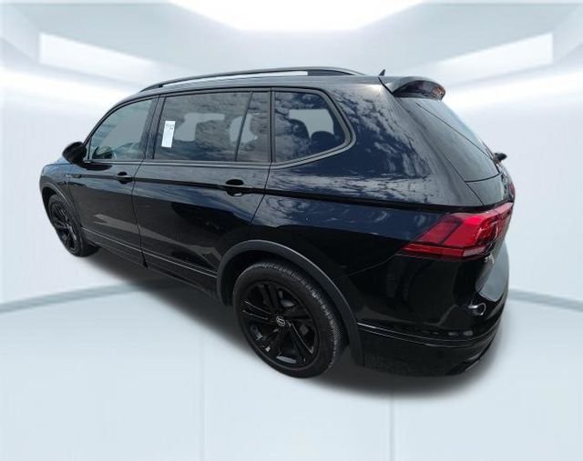 Used 2023 Black Volkswagen 2.0T SE R-Line Black image 21