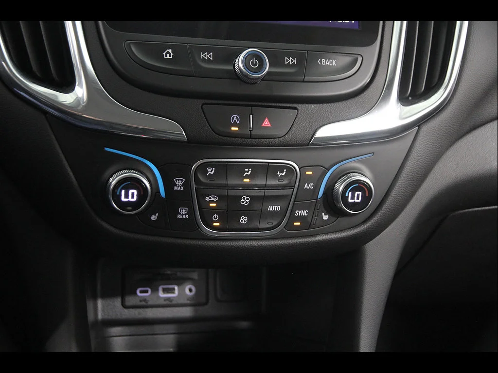 2024 Chevrolet Equinox LT - Photo 14