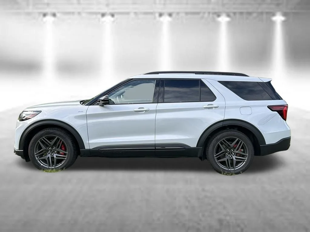 Certified Used 2026 White Metallic Ford ST-Line image 8