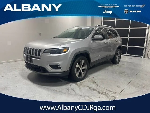 Used 2019 Silver Jeep Limited image 1