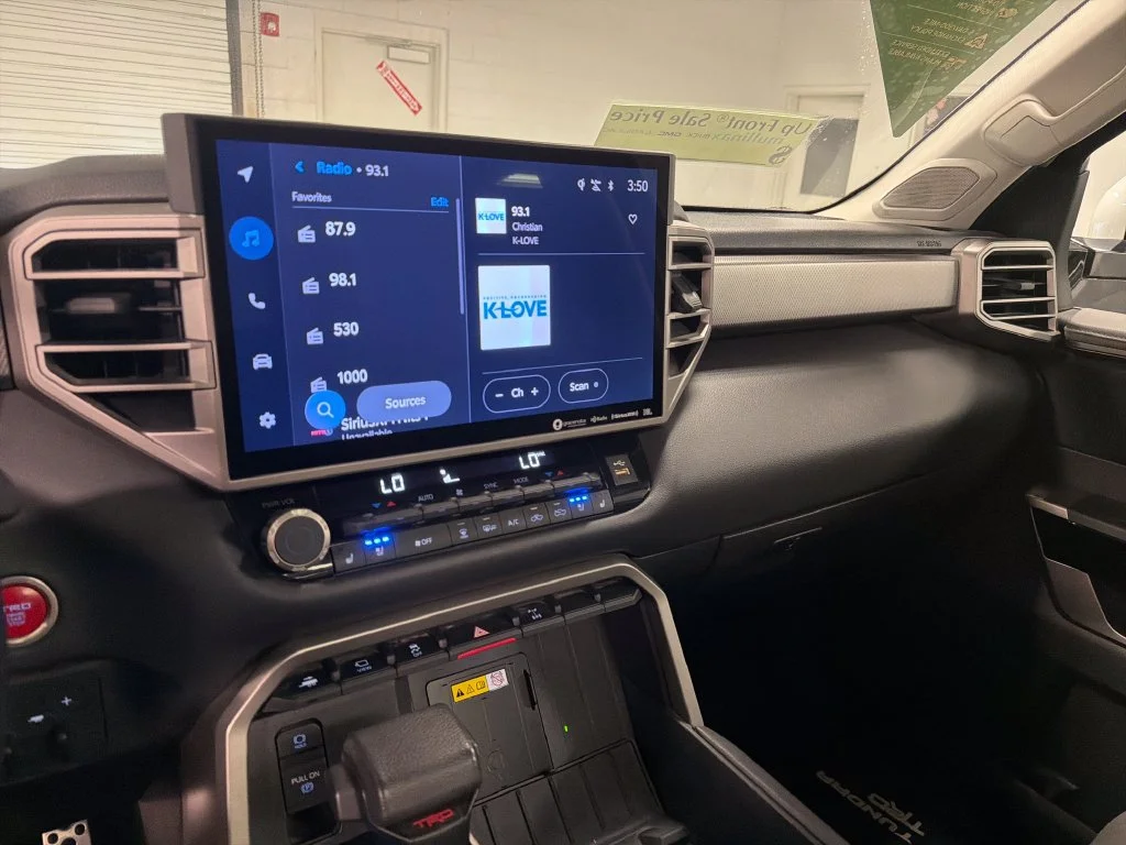 Used 2022 Off-white Toyota Limited image 39