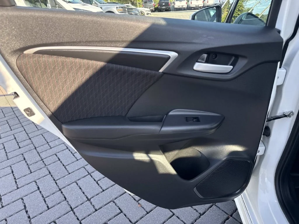 Used 2018  Honda Sport image 23