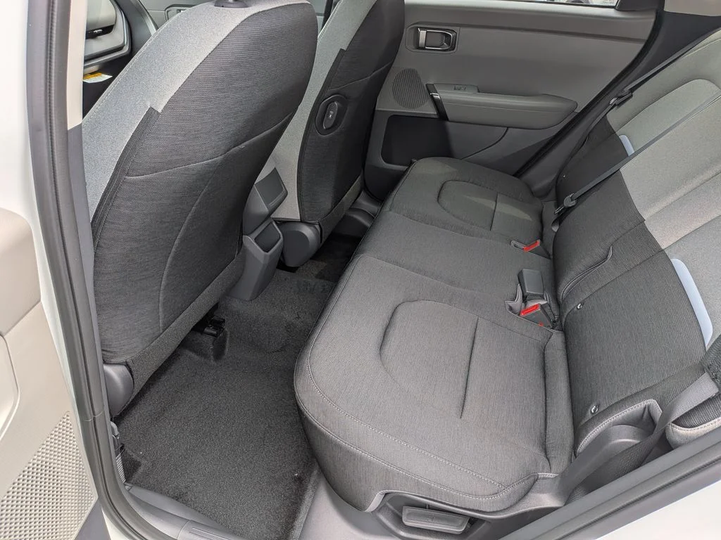 New 2027 Snow White Pearl Kia LX image 46