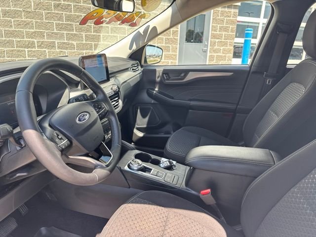 Used 2023 White Ford Active image 16