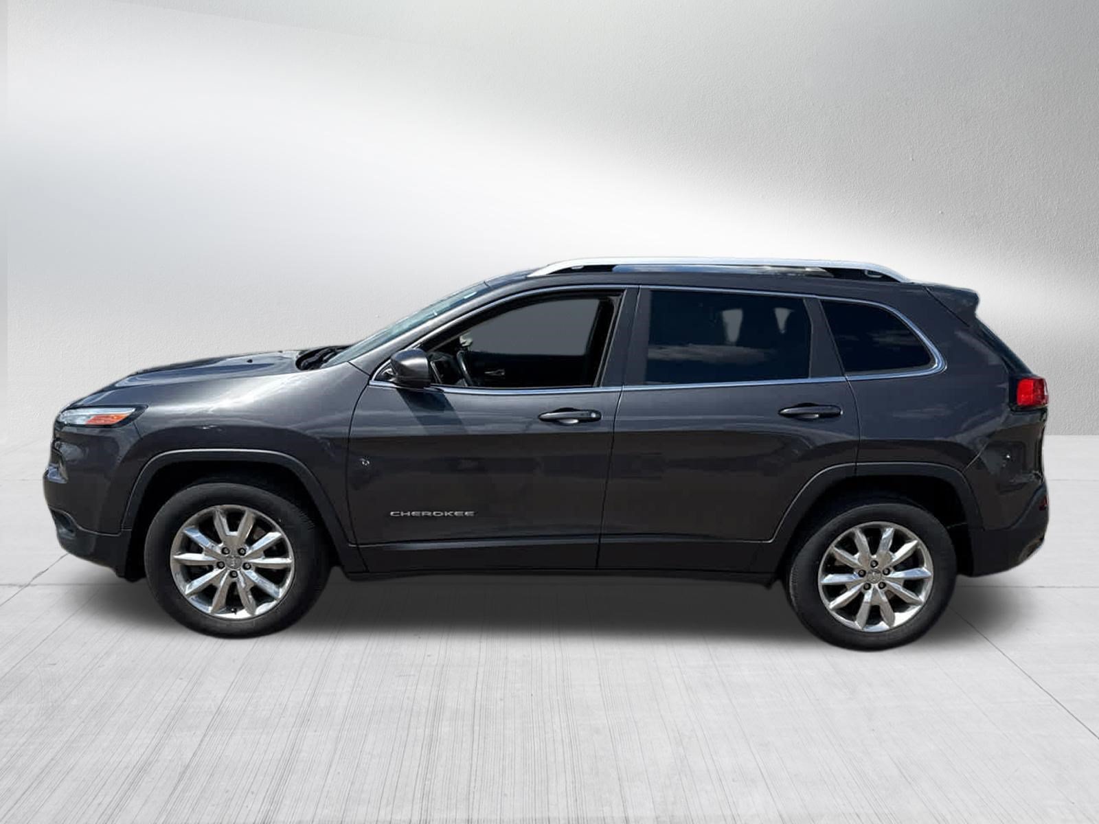 Used 2017 Jeep Cherokee Limited with VIN 1C4PJMDB4HW605730 for sale in Brooklyn Center, MN