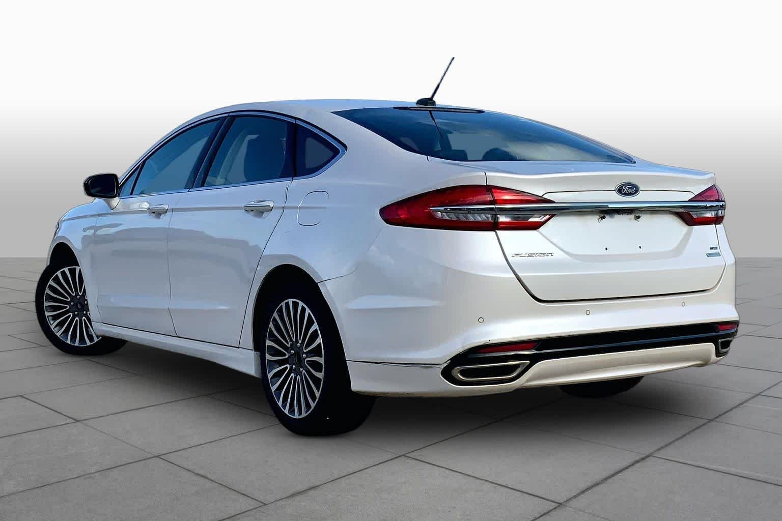 Used 2017 White Platinum Metallic Tri-Coat Ford SE image 12