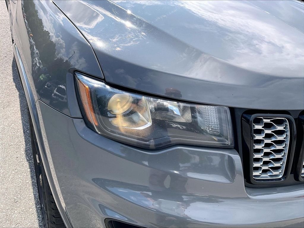 Used 2021 Sting-Gray Clearcoat Jeep Laredo X image 28