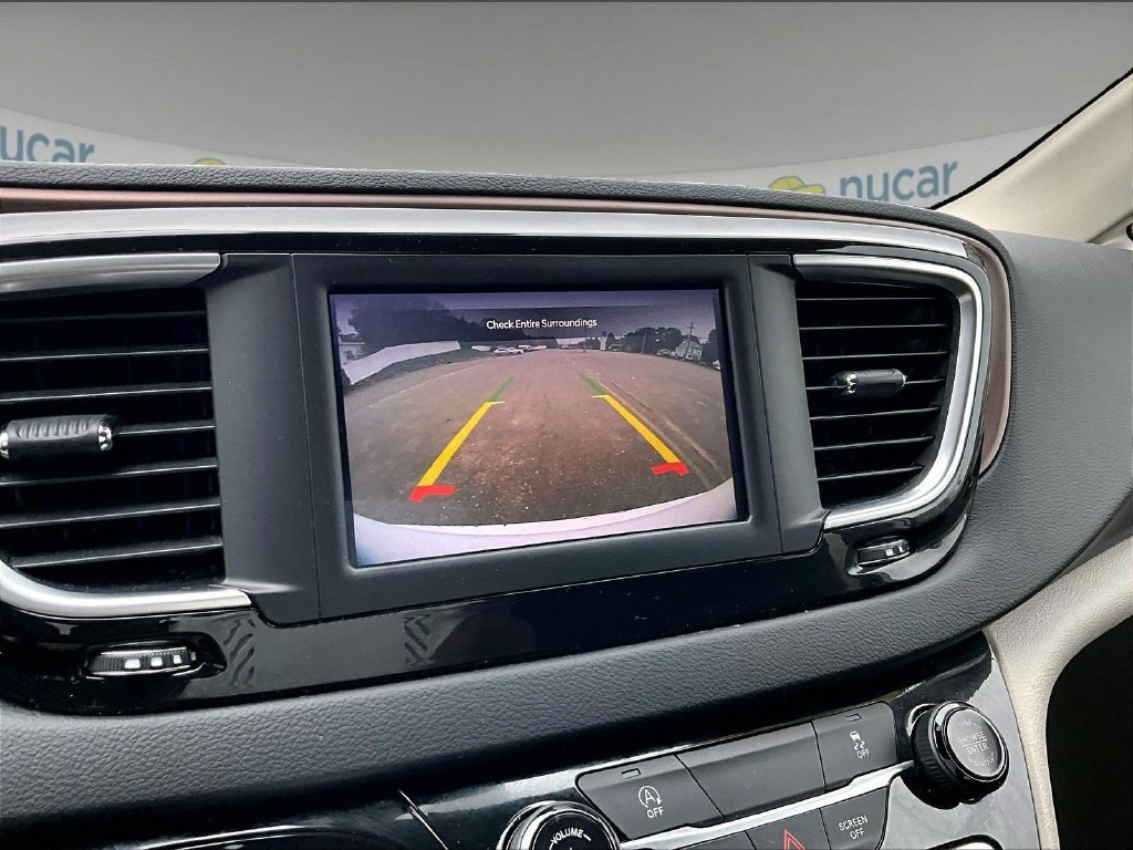Used 2024 White Chrysler LX image 20
