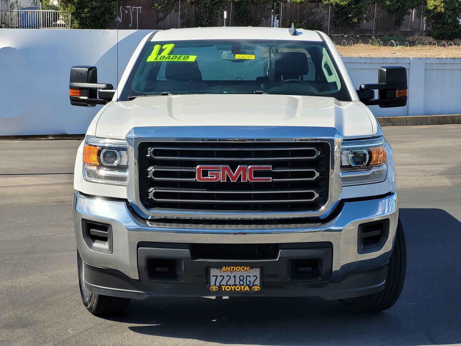 Used 2017 Summit White GMC  image 2