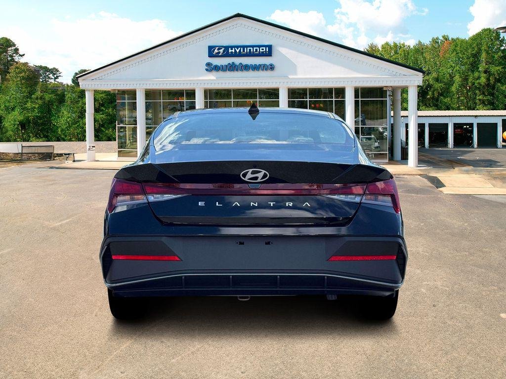 New 2026 Black Hyundai SE image 6