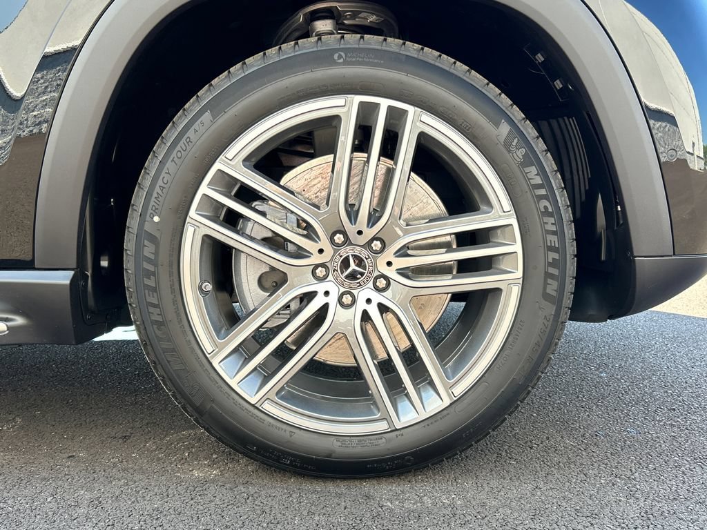 New 2026 Black Mercedes-Benz GLS 450 image 77