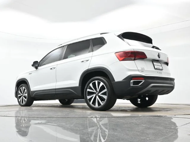 Used 2022 Pure White [white Volkswagen SE image 28
