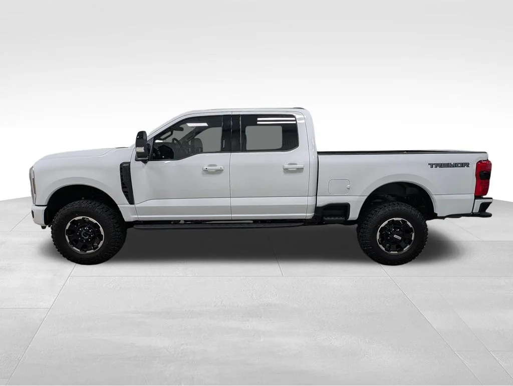 New 2026 Oxford White Ford F-250® Lariat® image 1