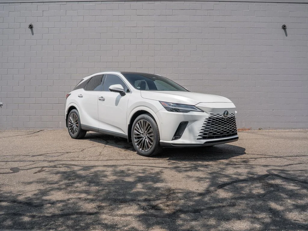 Used 2023 White Lexus 350 Luxury image 9
